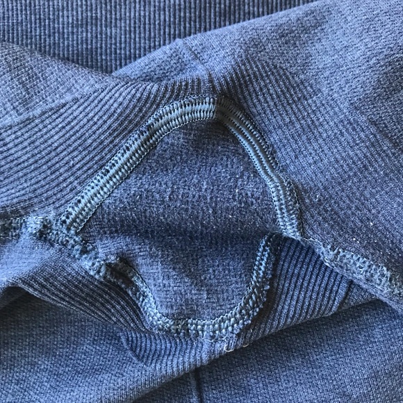 HOLD Lululemon In The Flow Inkwell Crop Leggings - Picture 8 of 8